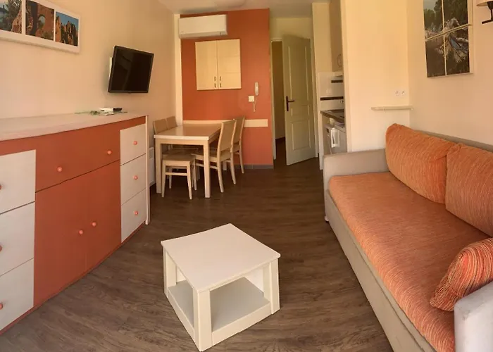 Cap Esterel 2 Pieces Climatise 4-5pers Piscines Parking Draps Wifi Lägenhet