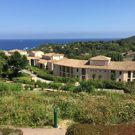 Cap Esterel 2 Pieces Climatise 4-5pers Piscines Parking Draps Wifi Apartman