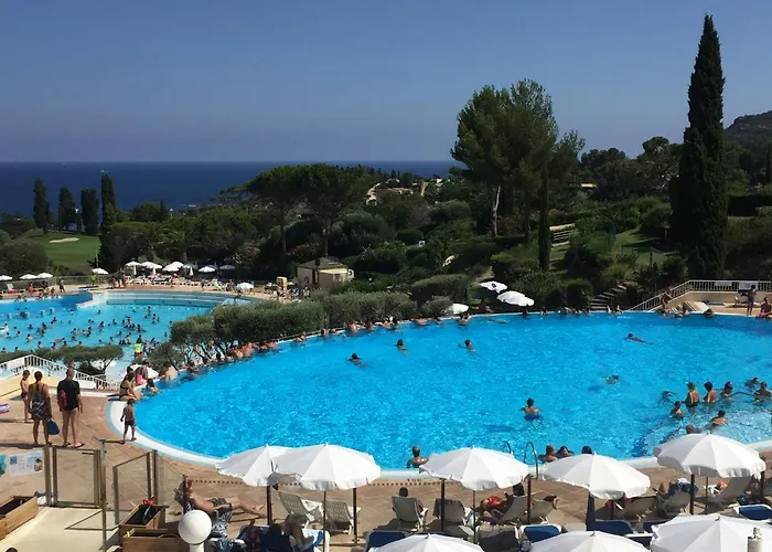 Cap Esterel 2 Pieces Climatise 4-5pers Piscines Parking Draps Wifi Saint-Raphaël